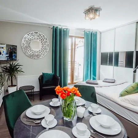 Appartement 1 Maja 76 *